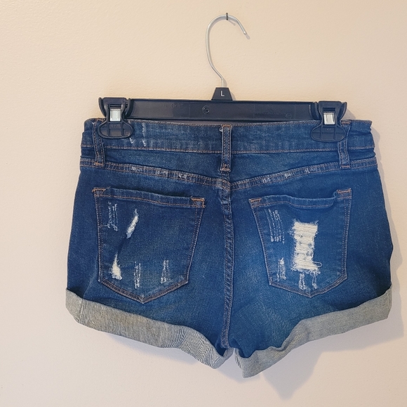 KanCan Shorts - Picture 2 of 3